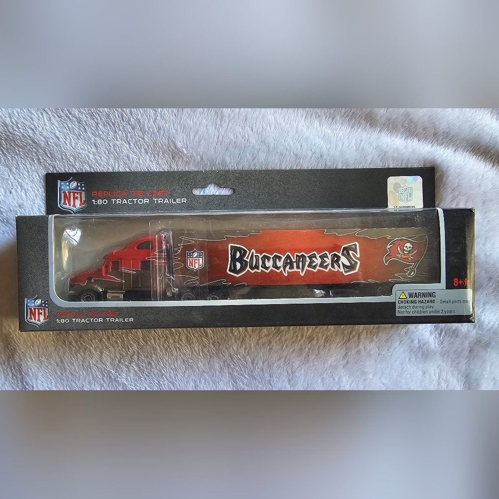 NFL Tampa Bay Buccaneers Diecast Tractor-Trailer Truck.